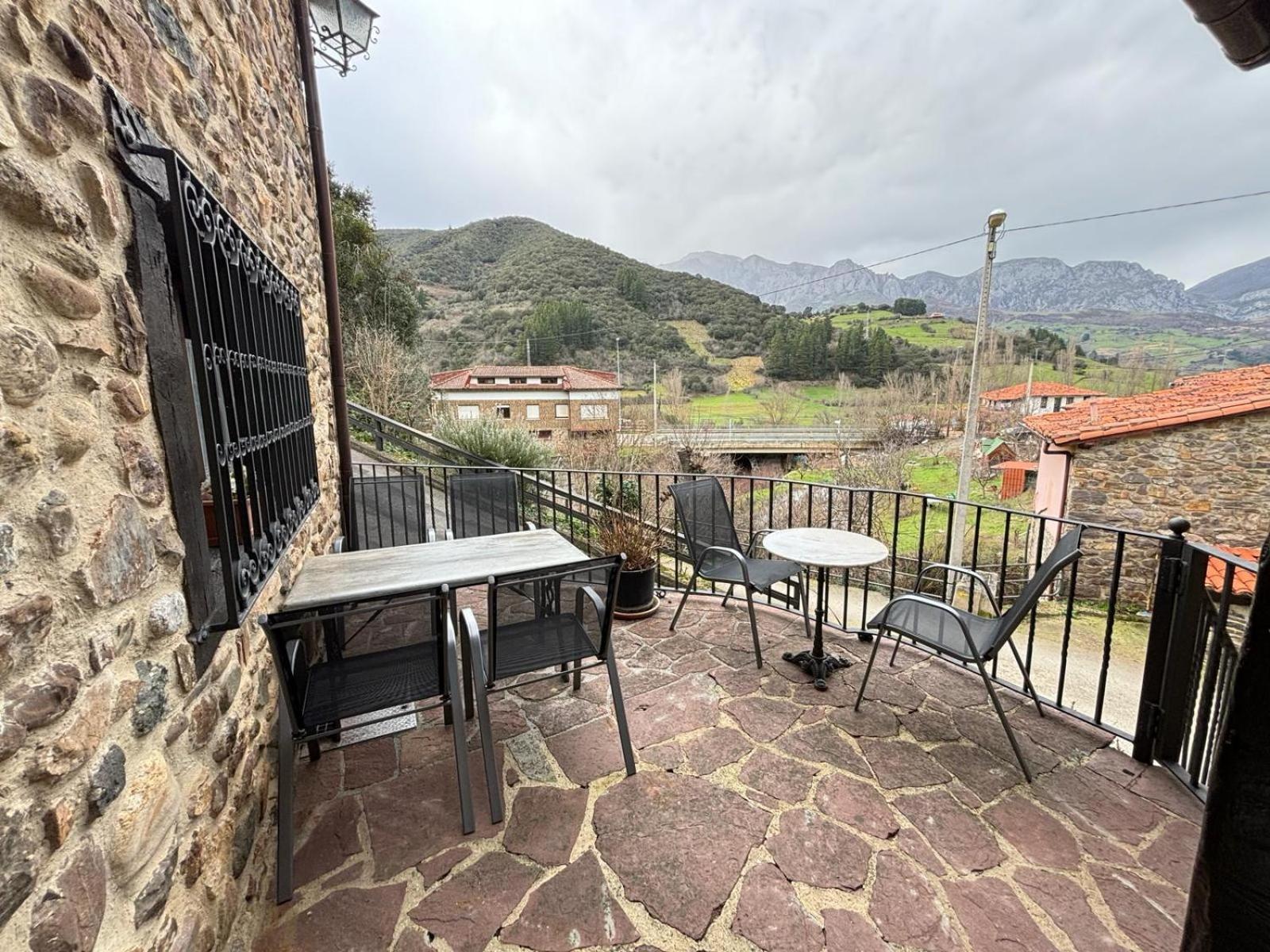Viviendas Rurales La Fragua Aliezo Exteriör bild
